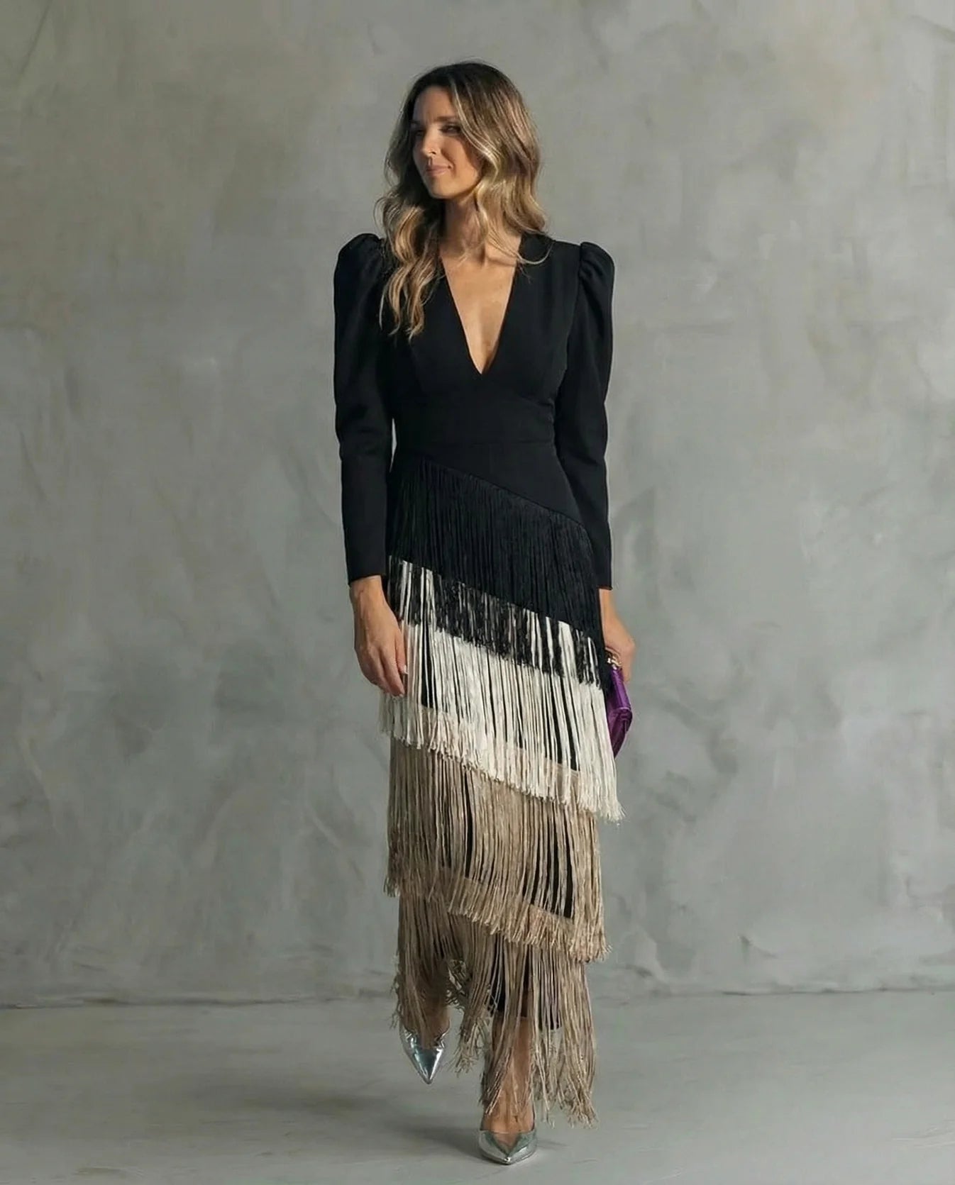 Clara · Vestido elegante con mangas de flecos
