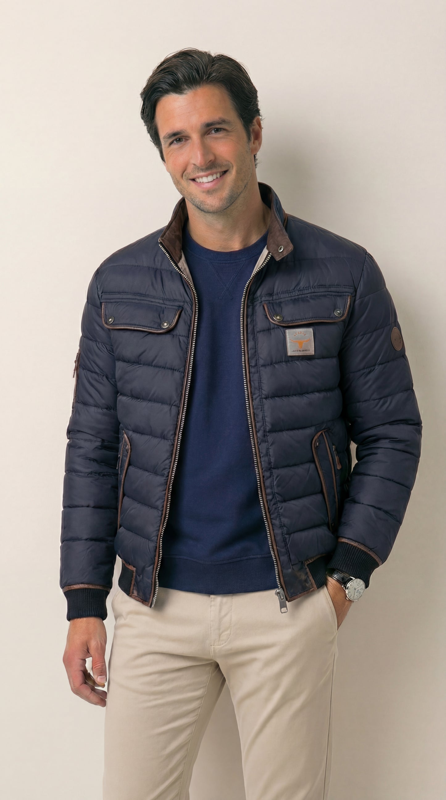 Elegante chaqueta acolchada urbana