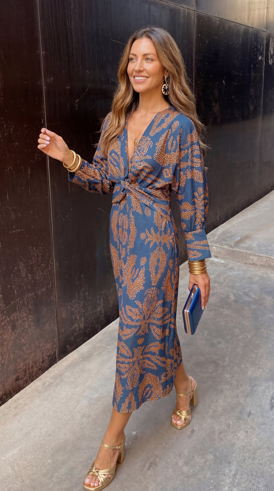 Isadora – Vestido Midi Elegante con Estampado de Encanto Atemporal