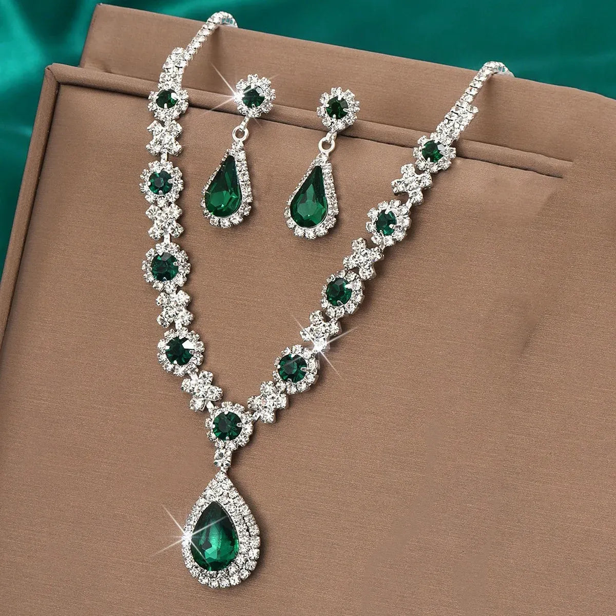 Véra - Elegante Set de Joyas de Cristal
